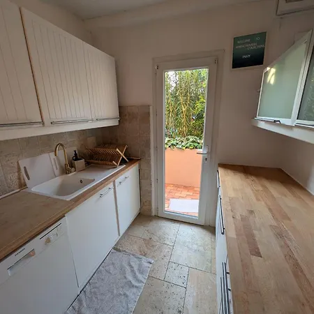 Apartment Grand 3 6 Personnes, Terrasse Privee A 300m De La Sainte-Maxime